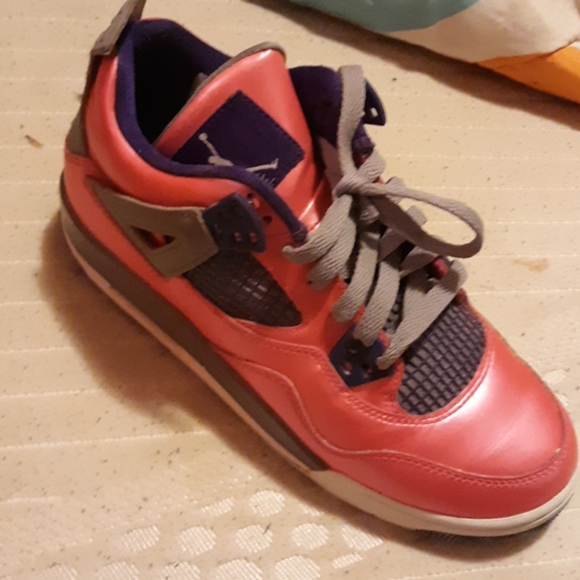 Pink and gray  Retro 4's size 5 youth - Picture 4 of 4